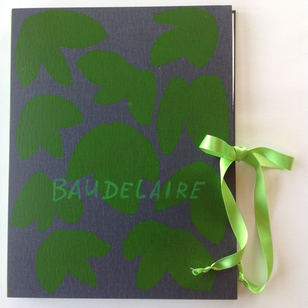 Kaft van boek Baudelaire met een groen lintje