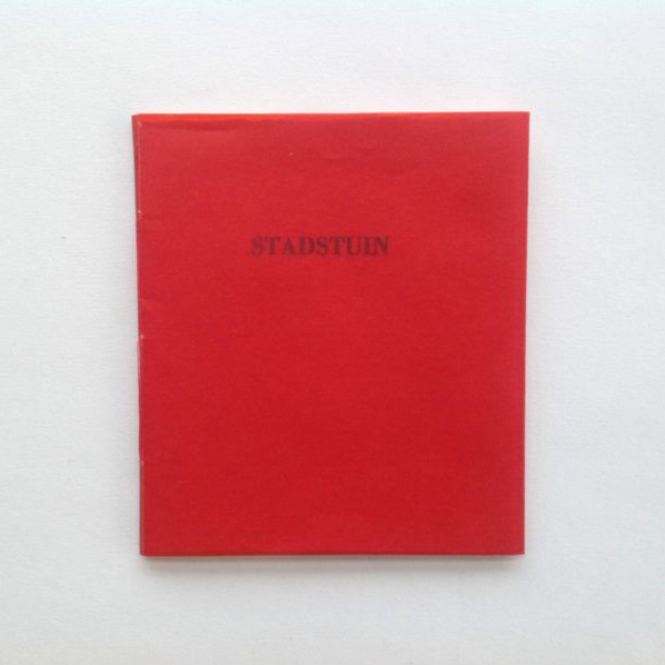 klaproosrode kaft met titel Stadstuin