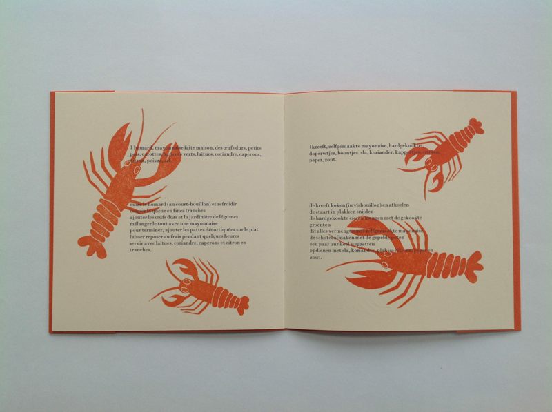 twee pagina's met recepten en tekeningen van kreeften