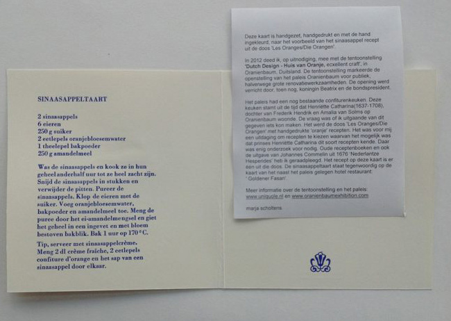 binnenzijde van de kaart met het recept voor sinaasappeltaart